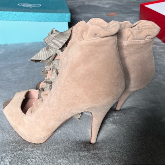 Betsey Johnson Heels - Picture 5 of 10